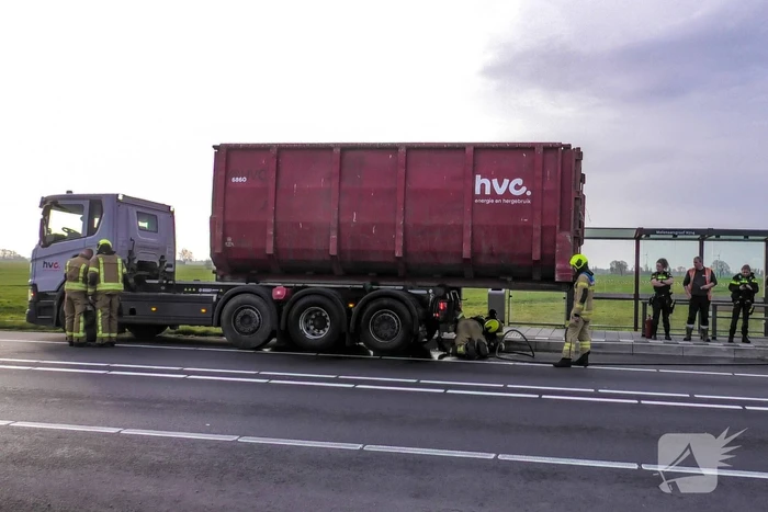Brandmelding bij vrachtwagen door vastgelopen rem