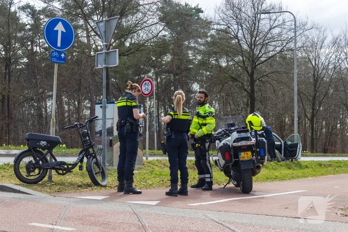Fatbiker ongedeerd na botsing met auto