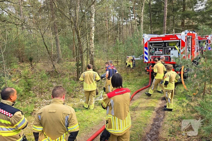 Extra ondersteuning door brandweervliegtuig bij bosbrand