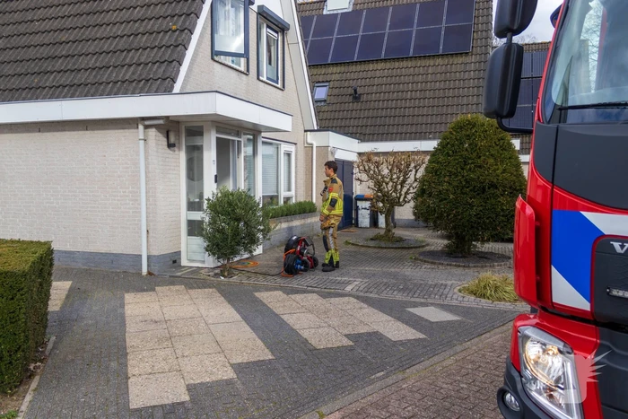 Bewoner naar ziekenhuis na accubrand in woning