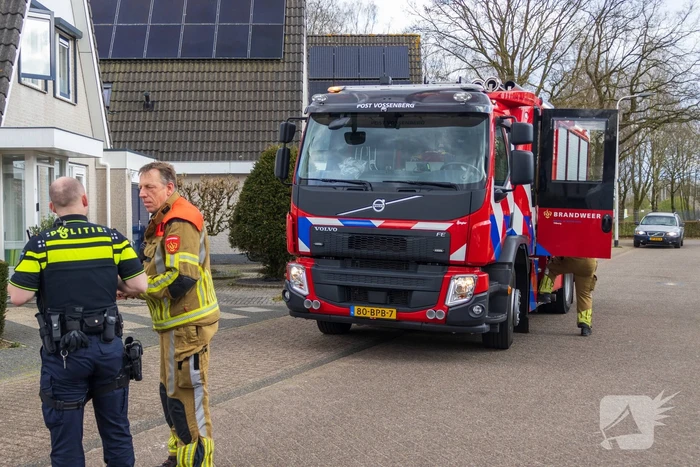 Bewoner naar ziekenhuis na accubrand in woning