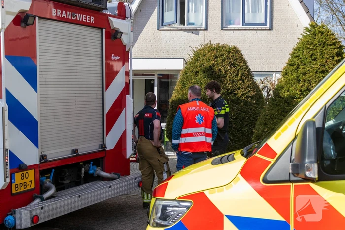 Bewoner naar ziekenhuis na accubrand in woning