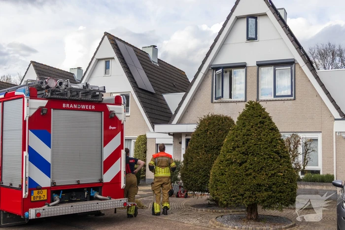 Bewoner naar ziekenhuis na accubrand in woning
