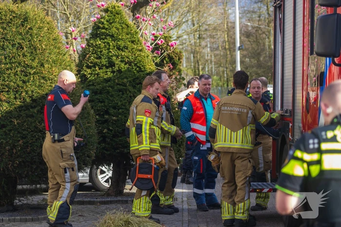 Bewoner naar ziekenhuis na accubrand in woning