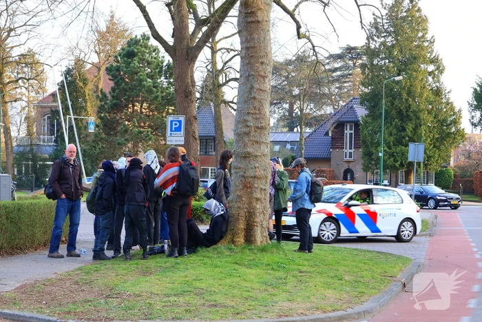 Demonstratie bij politiebureau