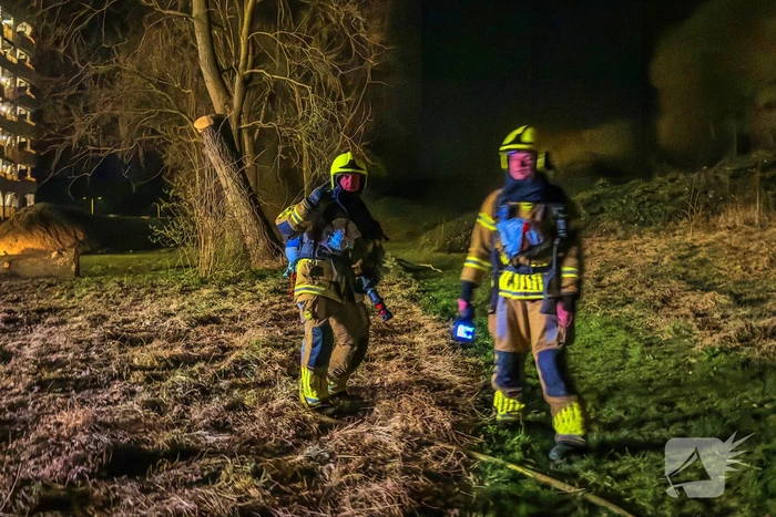 Brandweer blust twee branden op dezelfde locatie