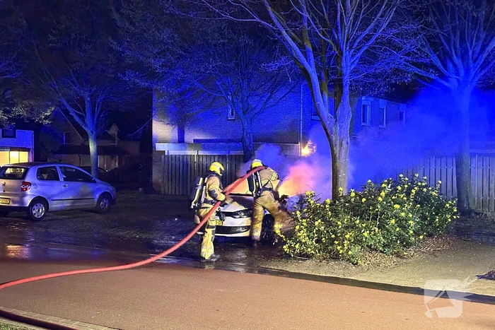 Auto gaat verloren door brand