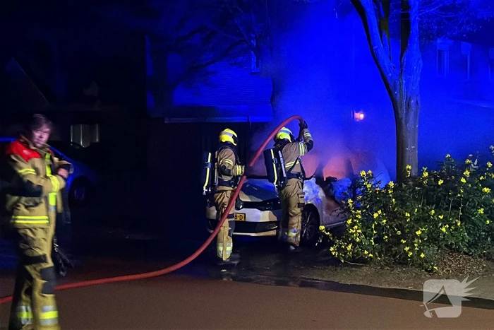 Auto gaat verloren door brand