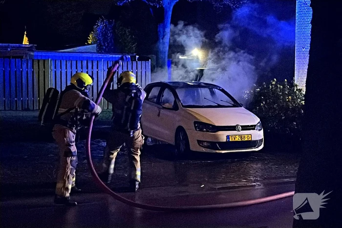 Auto gaat verloren door brand