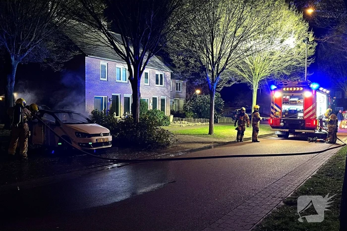 Auto gaat verloren door brand