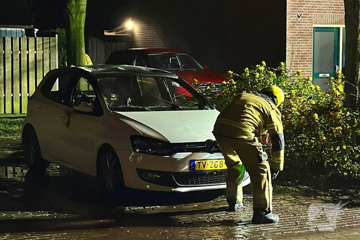 Auto gaat verloren door brand