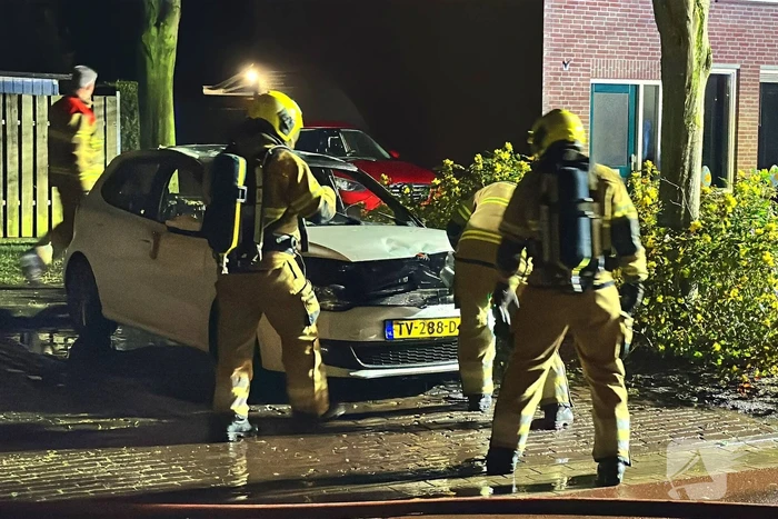 Auto gaat verloren door brand