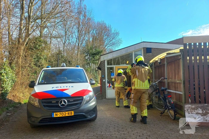 Brandweer ingezet voor brandlucht