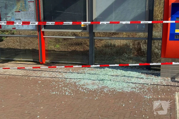 Halte bij NS-station volledig vernield