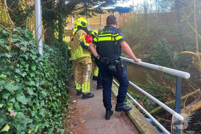 Brandweer blust buitenbrand