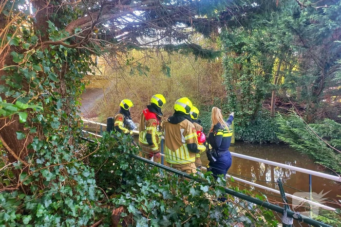 Brandweer blust buitenbrand