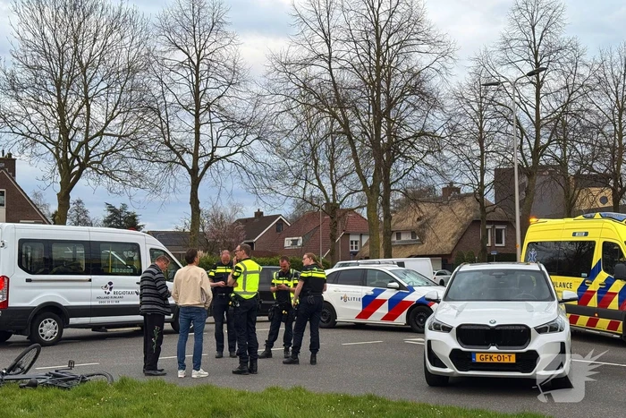 Fietser en automobilist met elkaar in botsing