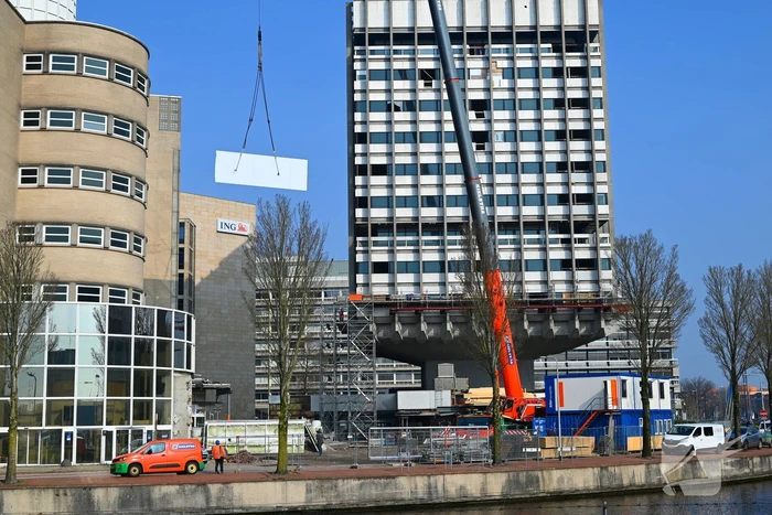 Ontmanteling oud ING kantoor de Paddenstoel in volle gang
