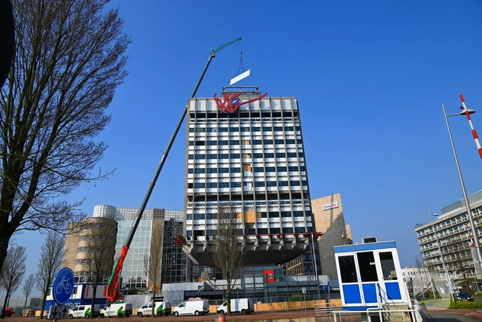 Ontmanteling oud ING kantoor de Paddenstoel in volle gang