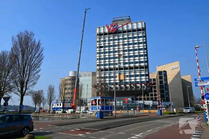 Ontmanteling oud ING kantoor de Paddenstoel in volle gang