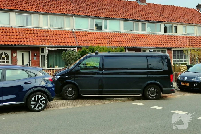 Forensische Opsporing doet onderzoek in woning