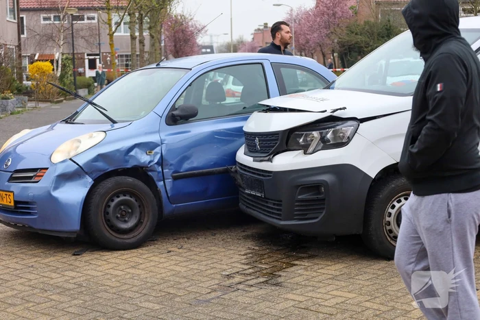 Ongeval tussen bestelbus en auto