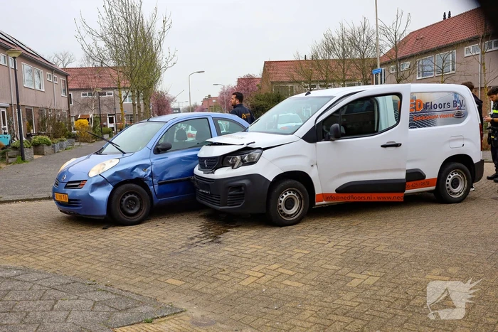 Ongeval tussen bestelbus en auto
