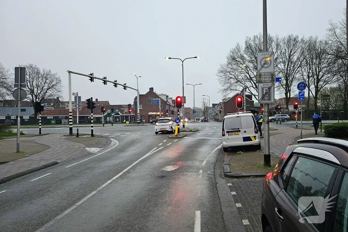 Geen gewonden na aanrijding bij kruising