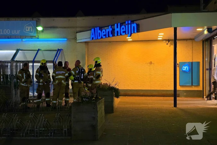 Brandweer onderzoekt gaslucht in supermarkt