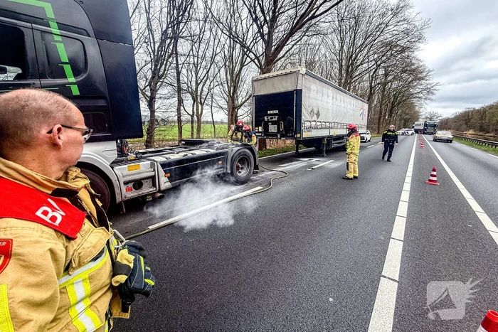 Oververhitte remmen veroorzaken brand in vrachtwagen
