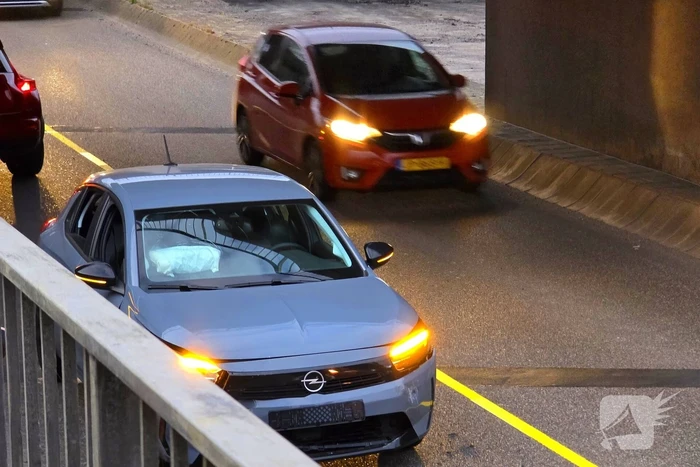 Aanrijding tussen twee automobilisten in een tunnel