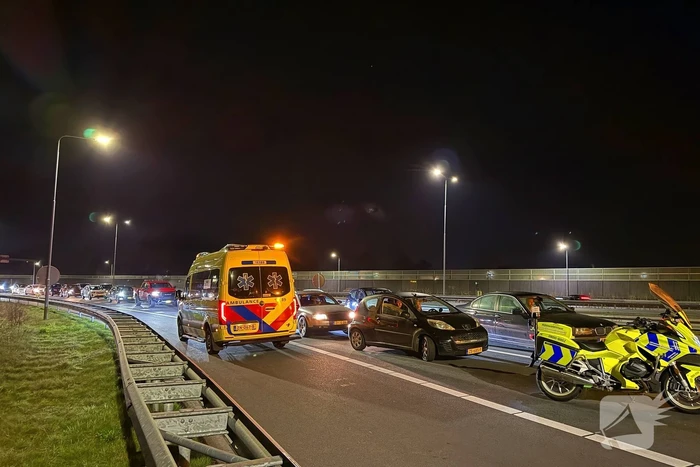 Tunnel afgesloten door ongeval met motorrijder