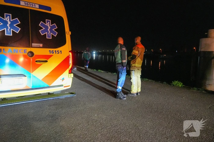 Flinke inzet mogelijk auto te water