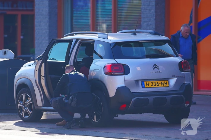 Vrouw op zebrapad aangereden door auto