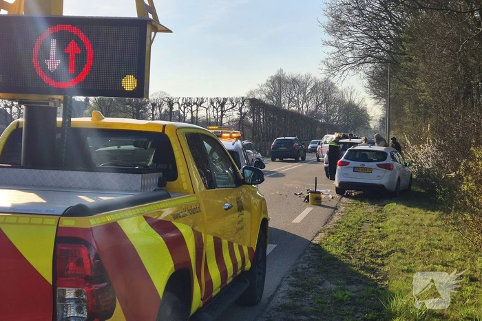 Twee voertuigen beschadigd bij aanrijding