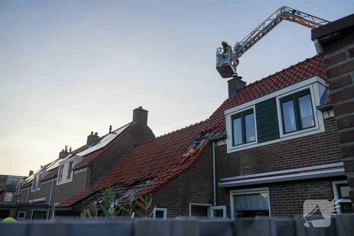 Schuur en woning beschadigd bij brand