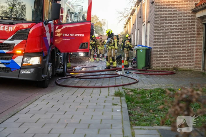 Schuur en woning beschadigd bij brand