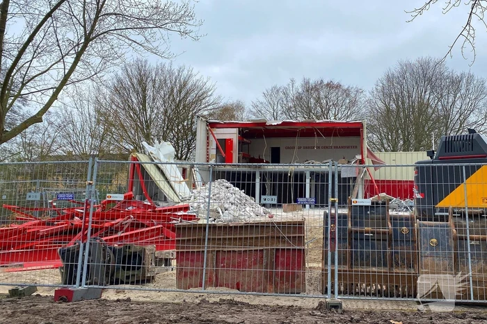 Sloop oude brandweer kazerne begonnen