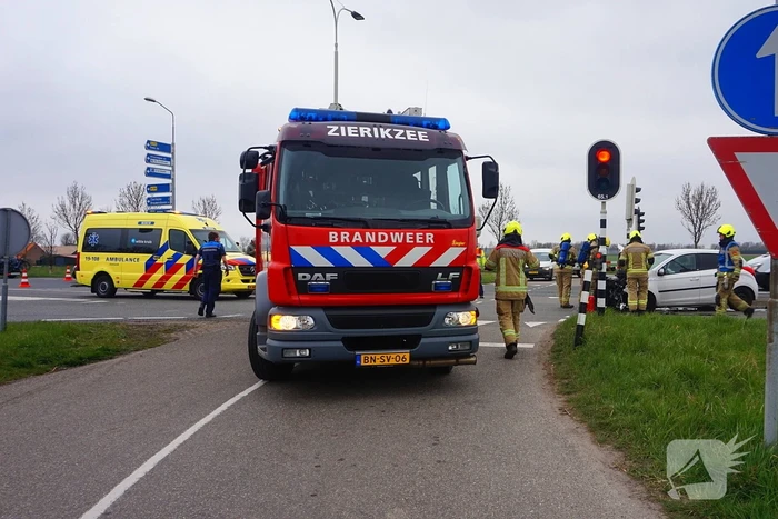 Veel schade bij aanrijding tussen twee voertuigen