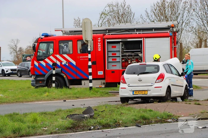 Veel schade bij aanrijding tussen twee voertuigen