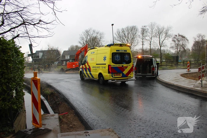 Fietser onderuit op glad wegdek