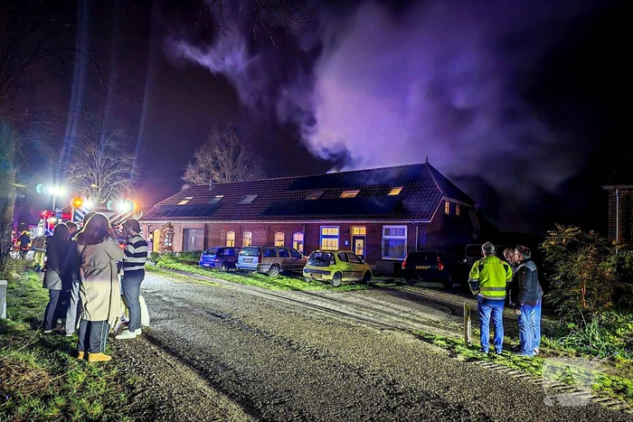 Brand in schuur achter woning