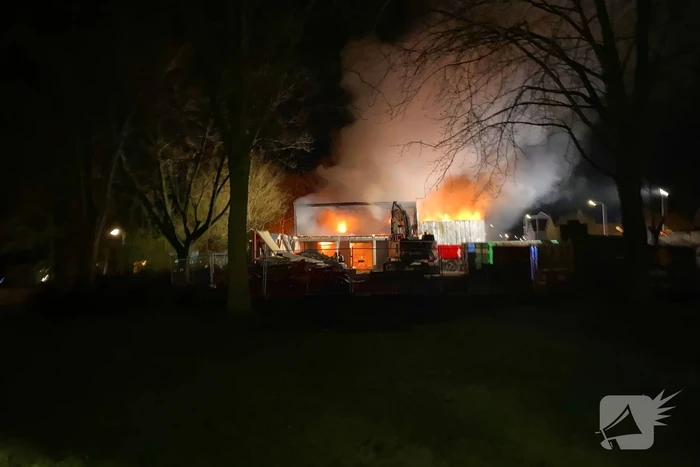 Oude brandweerkazerne gaat in vlammen op