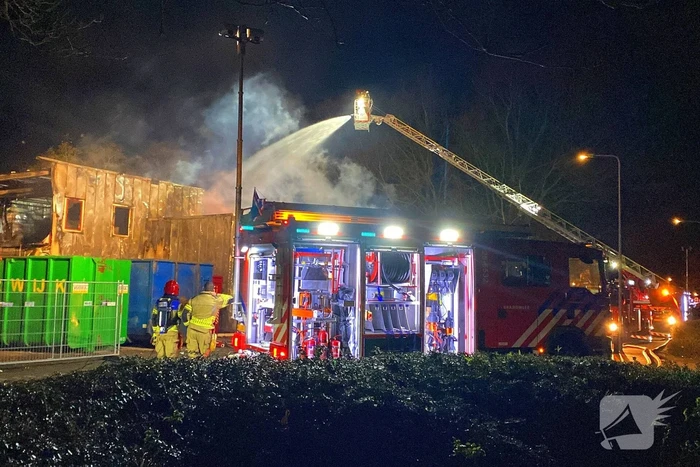 Oude brandweerkazerne gaat in vlammen op