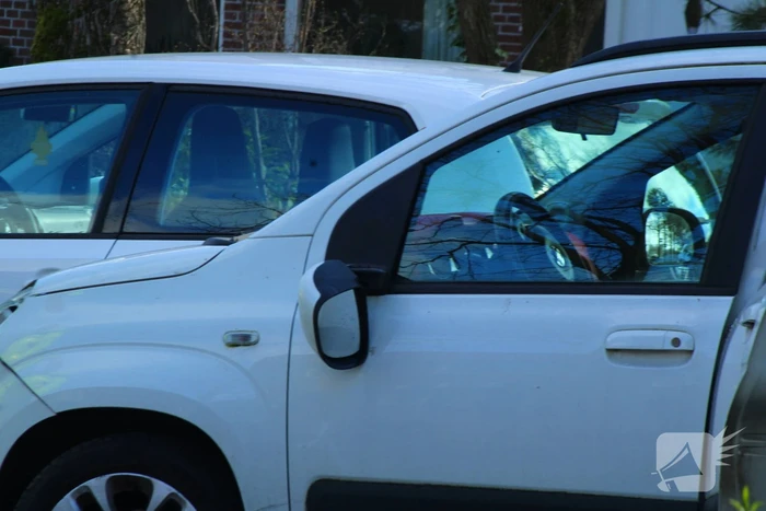 Voetganger komt in botsing met personenauto