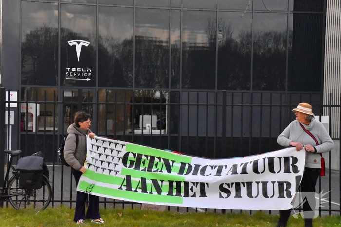 Grote opkomst bij demonstratie tegen Elon Musk en Tesla