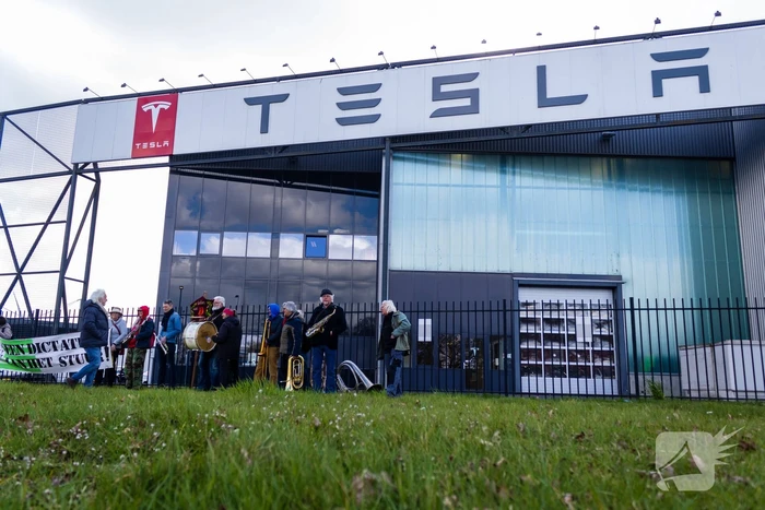 Grote opkomst bij demonstratie tegen Elon Musk en Tesla