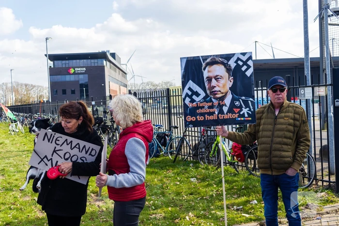 Grote opkomst bij demonstratie tegen Elon Musk en Tesla