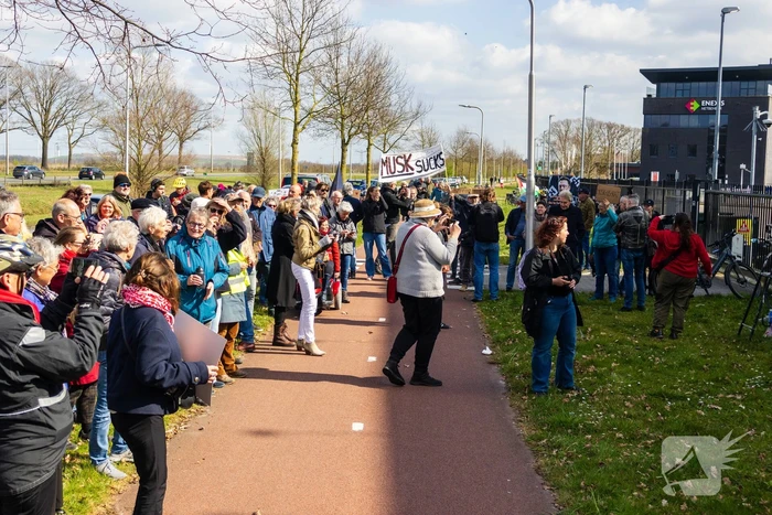 Grote opkomst bij demonstratie tegen Elon Musk en Tesla
