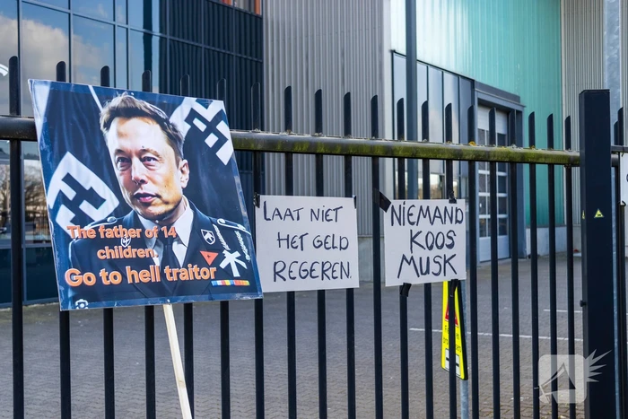 Grote opkomst bij demonstratie tegen Elon Musk en Tesla